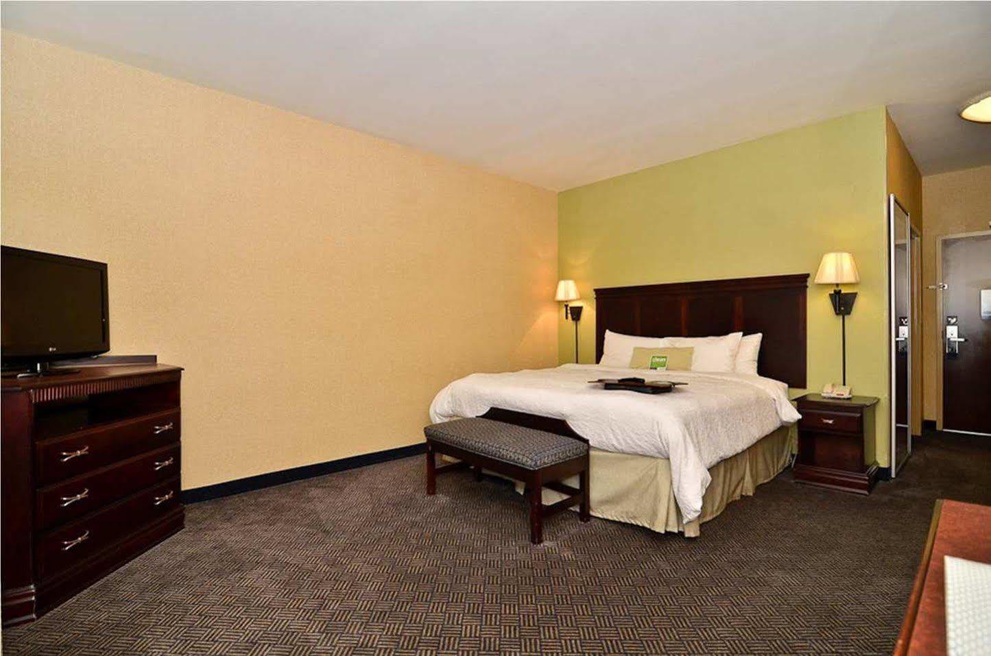 Hampton Inn & Suites Накодочес Экстерьер фото